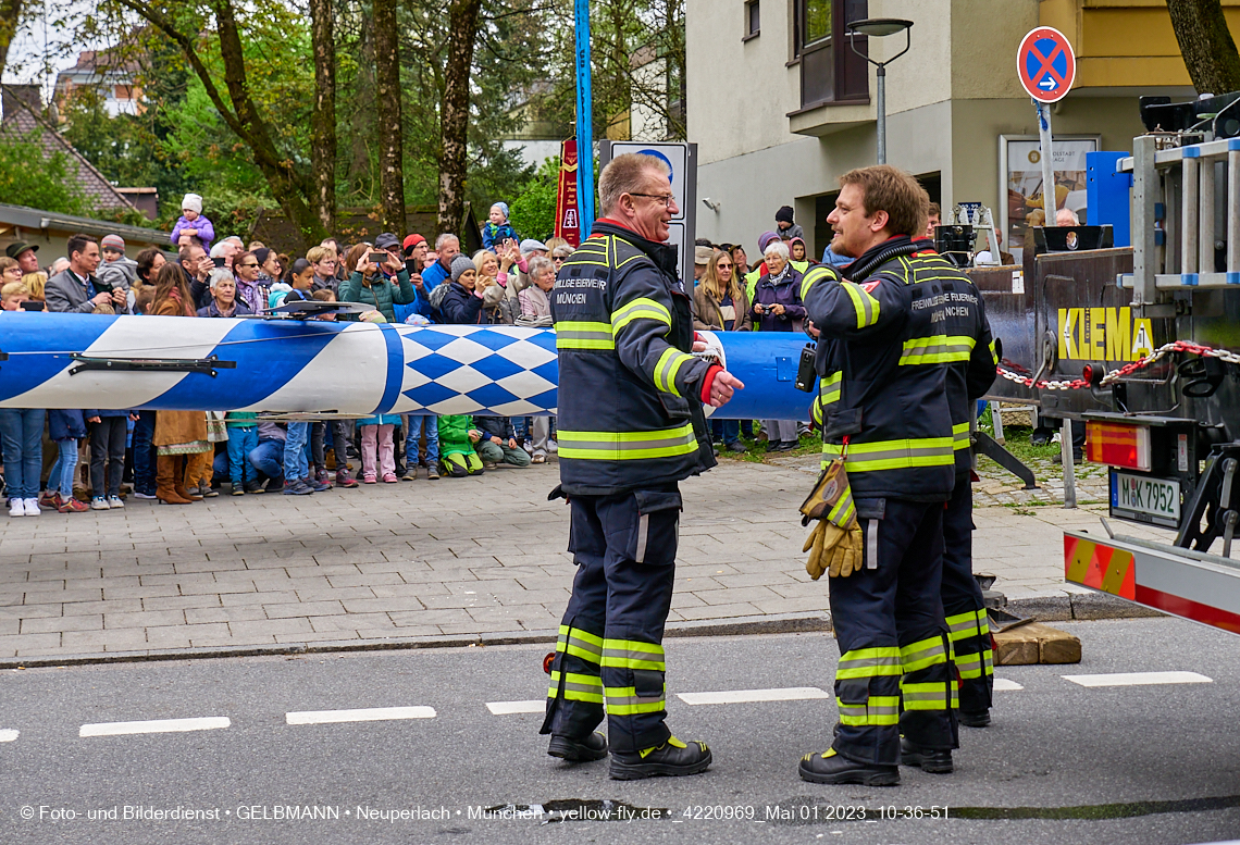 01.05.2023 - Maibaumaufstellung in Berg am Laim